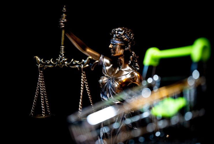 Prawnik specjalizujący się w ochronie praw autorskich skutecznie walczy z nielegalnymi kopiami dzieł