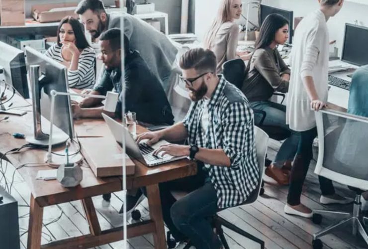 Profesjonalni prawnicy oferują kompleksowe doradztwo i wsparcie prawne dla początkujących przedsiębiorców