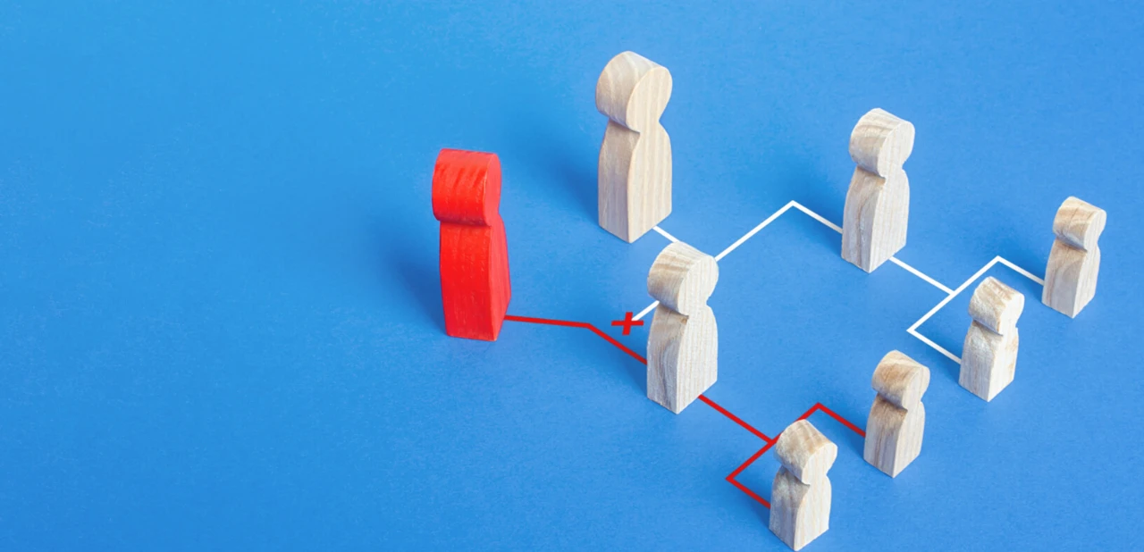 Sędzia w sali sądowej ogłasza wyrok w sprawie spadkowej